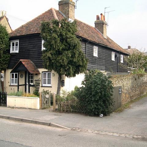 There are three dwellings here, all neatly compacted into one buiding. Full of character and rather cosy. Photo 2009.